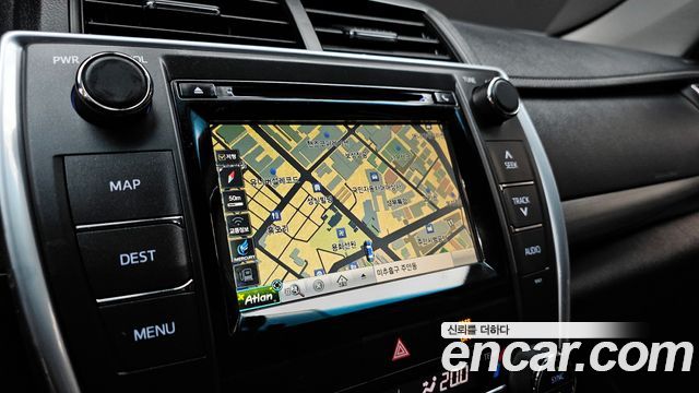 Toyota Camry 2017 — photo 14
