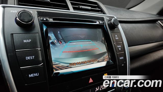 Toyota Camry 2017 — photo 15