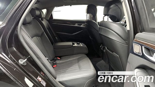 Genesis G80 2019 — photo 11
