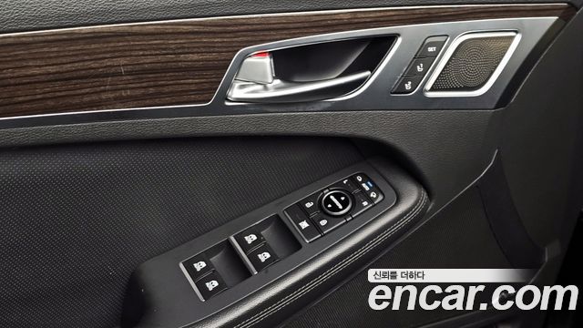 Genesis G80 2019 — photo 17