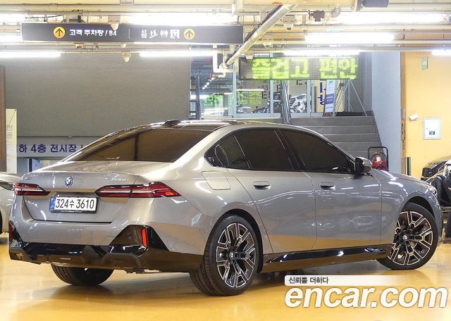 BMW 5-Series 2026 — photo 2