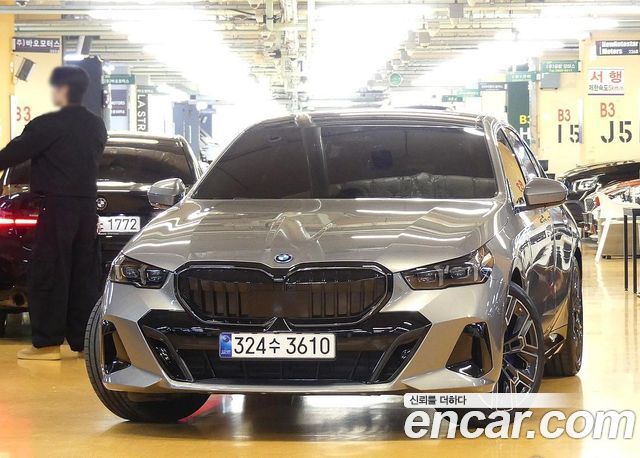 BMW 5-Series 2026 — photo 3