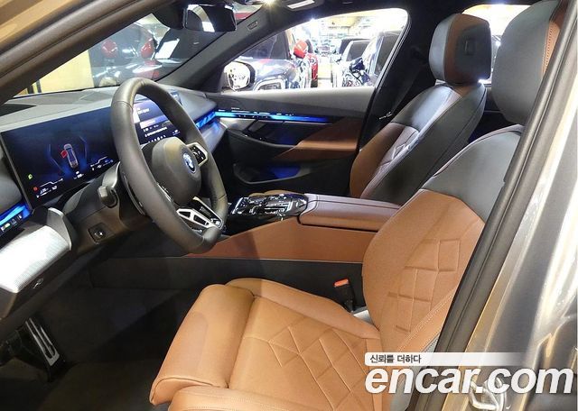 BMW 5-Series 2026 — photo 10