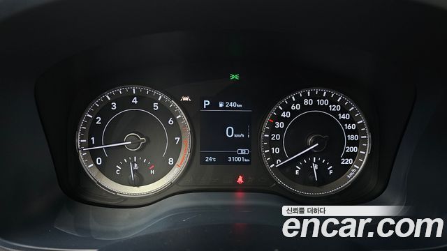 Hyundai Venue 2021 — photo 11