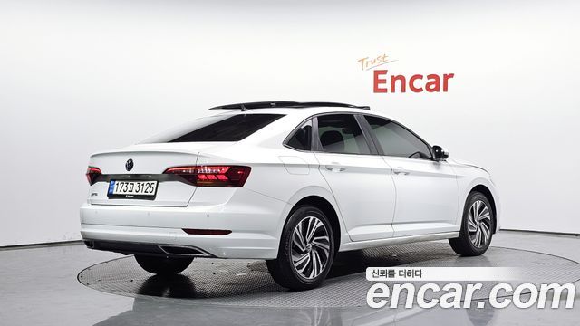 Volkswagen Jetta 2020 — photo 2