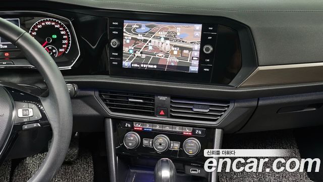 Volkswagen Jetta 2020 — photo 13