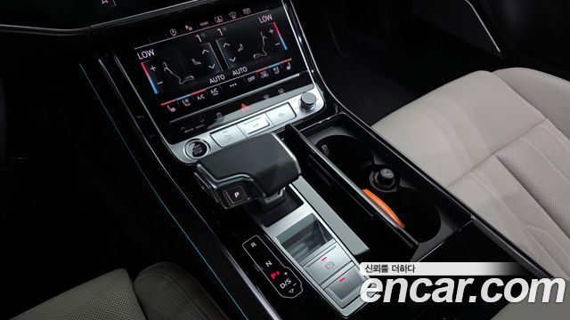 Audi A8 2023 — photo 9