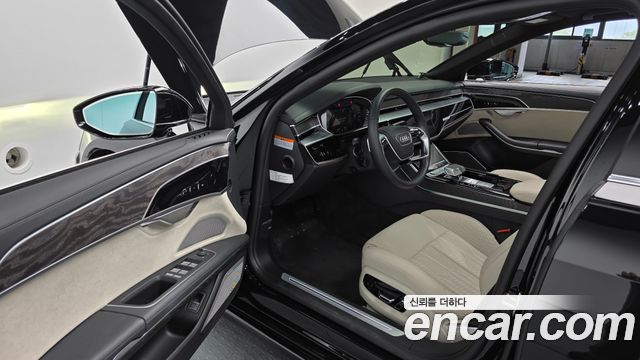 Audi A8 2023 — photo 10