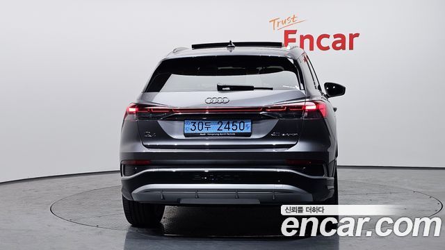 Audi Q4 e-tron 2025 — photo 4