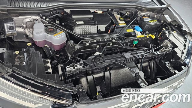 Audi Q4 e-tron 2025 — photo 6