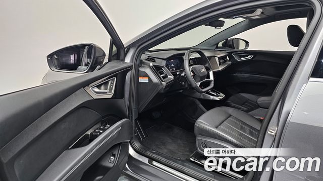 Audi Q4 e-tron 2025 — photo 10