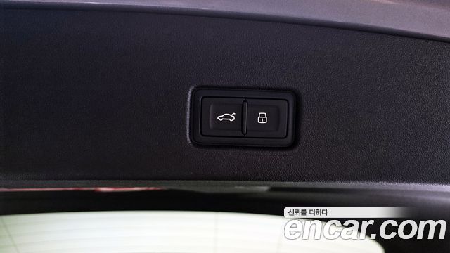 Audi Q4 e-tron 2025 — photo 20