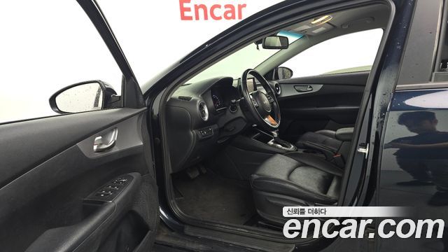 Kia K3 2022 — photo 10