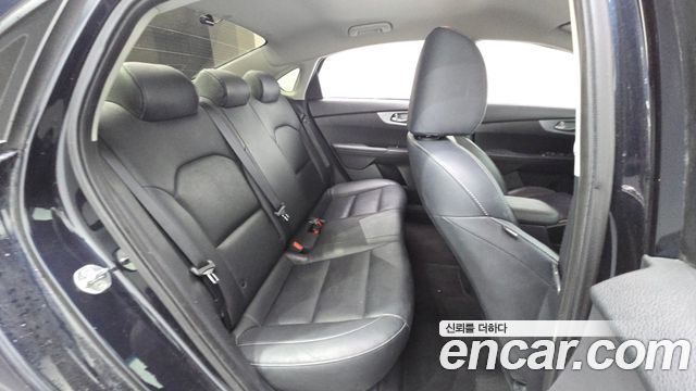 Kia K3 2022 — photo 11