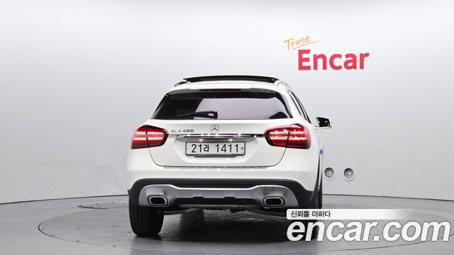 Mercedes-Benz GLA-Class 2018 — photo 4
