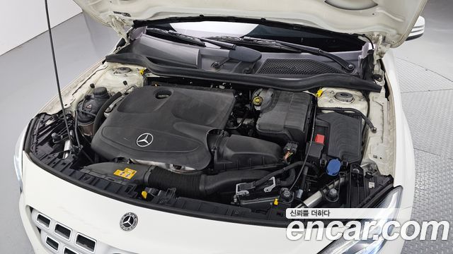Mercedes-Benz GLA-Class 2018 — photo 6