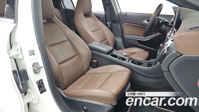 Mercedes-Benz GLA-Class 2018 — photo 11