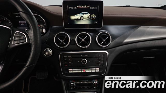 Mercedes-Benz GLA-Class 2018 — photo 14