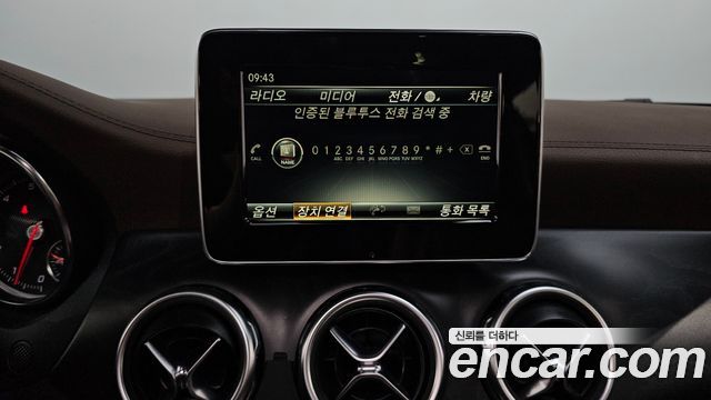 Mercedes-Benz GLA-Class 2018 — photo 16