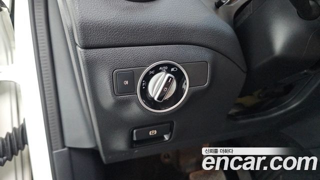 Mercedes-Benz GLA-Class 2018 — photo 18