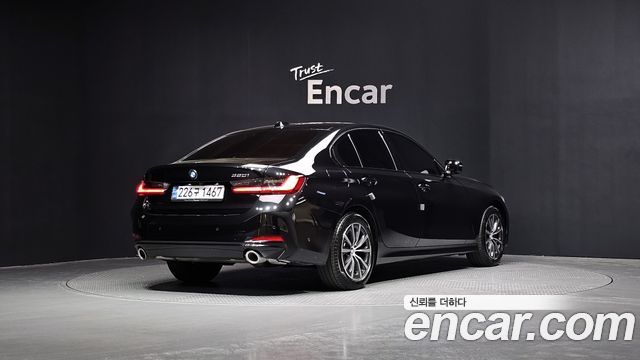 BMW 3-Series 2024 — photo 2