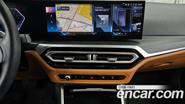 BMW 3-Series 2024 — photo 14