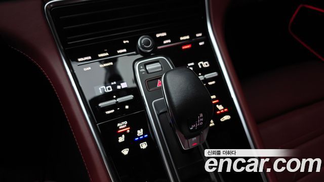 Porsche Panamera 2022 — photo 12