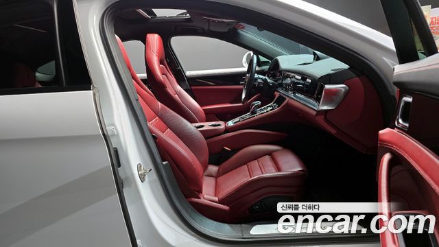 Porsche Panamera 2022 — photo 16