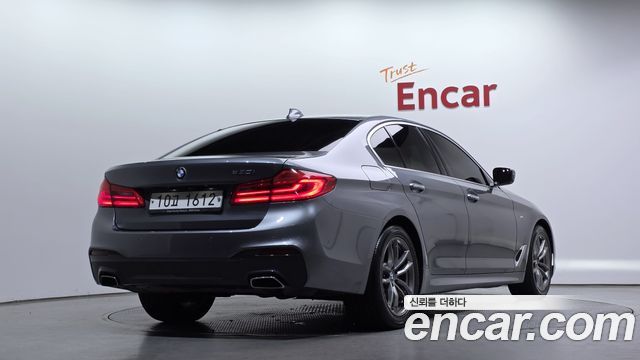BMW 5-Series 2018 — photo 2