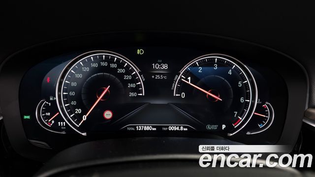 BMW 5-Series 2018 — photo 11