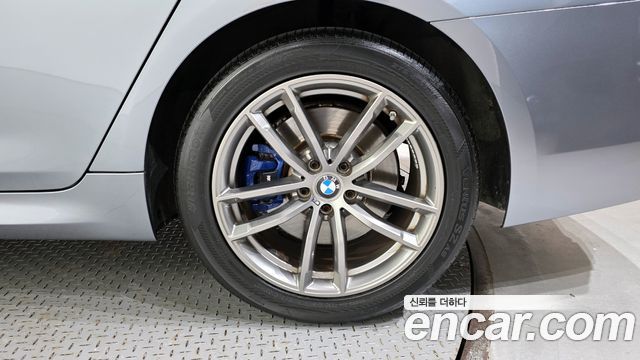 BMW 5-Series 2018 — photo 7