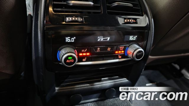 BMW 5-Series 2018 — photo 27