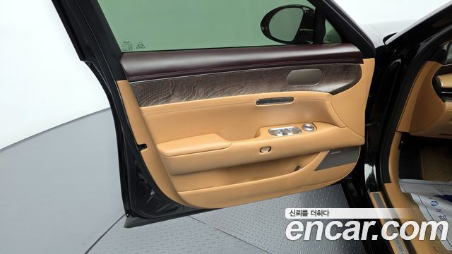 Genesis G90 2023 — photo 14