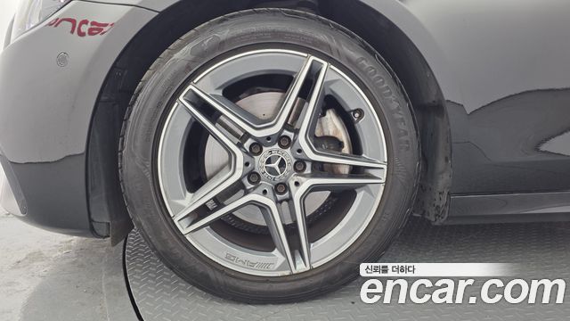Mercedes-Benz E-Class 2023 — photo 5