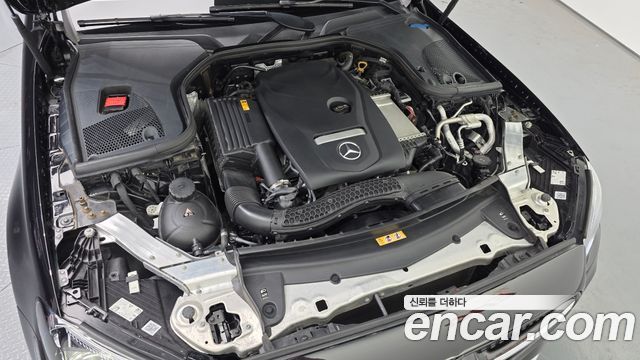 Mercedes-Benz E-Class 2023 — photo 6