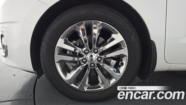 Kia Canival 2017 — photo 5