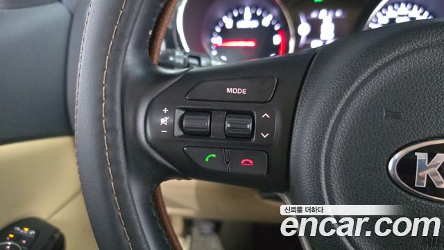 Kia Canival 2017 — photo 22