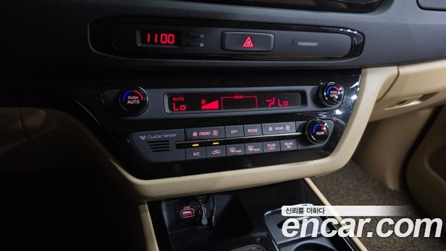 Kia Canival 2017 — photo 24