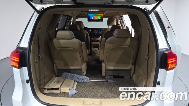 Kia Canival 2017 — photo 25
