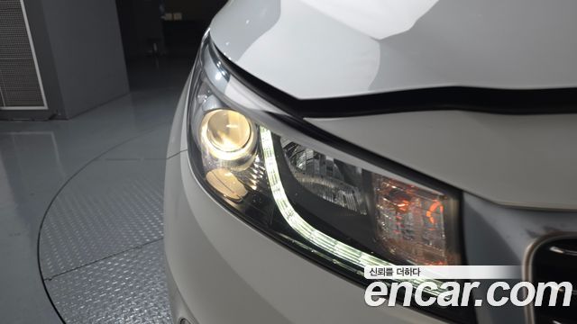 Kia Canival 2017 — photo 8