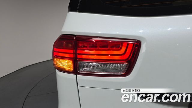 Kia Canival 2017 — photo 9