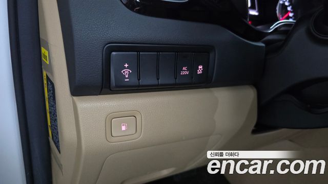 Kia Canival 2017 — photo 28