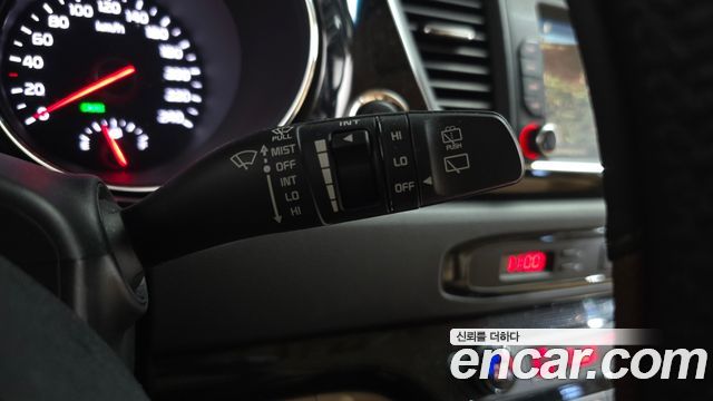 Kia Canival 2017 — photo 29