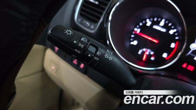 Kia Canival 2017 — photo 32