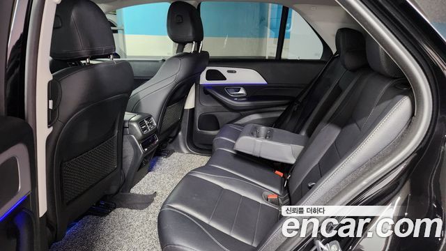Mercedes-Benz GLE-Class 2020 — photo 10