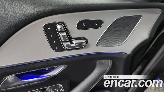 Mercedes-Benz GLE-Class 2020 — photo 12