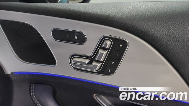 Mercedes-Benz GLE-Class 2020 — photo 13