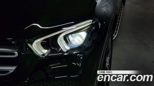Mercedes-Benz GLE-Class 2020 — photo 18
