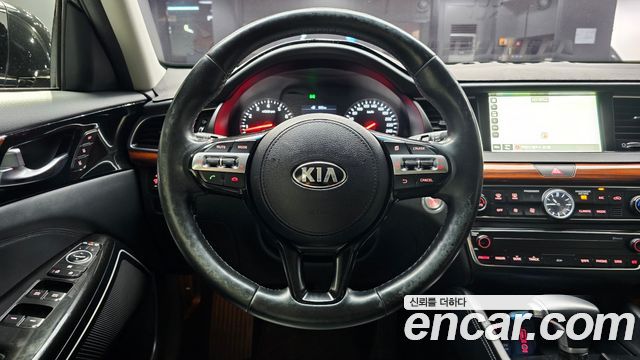 Kia K7 2016 — photo 13