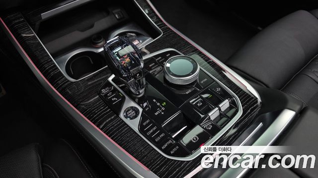 BMW X7 2021 — photo 12